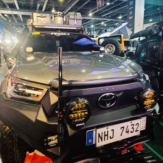 TOYOTA HILUX 海力士 PIAA 輔助燈實裝案例 C033
